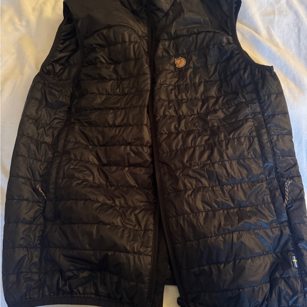 FJALLRAVEN PUFFER VEST